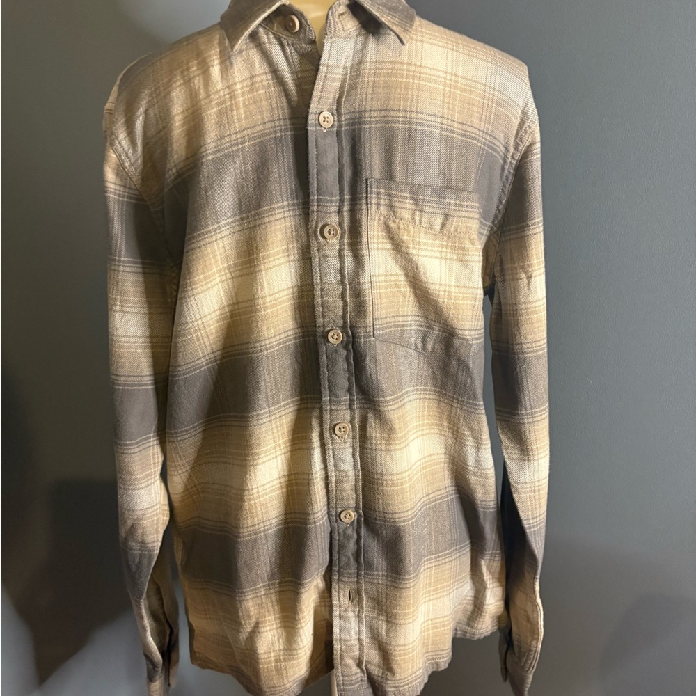 Hollister Men's Casual Gray and Cream Plaid Shirt